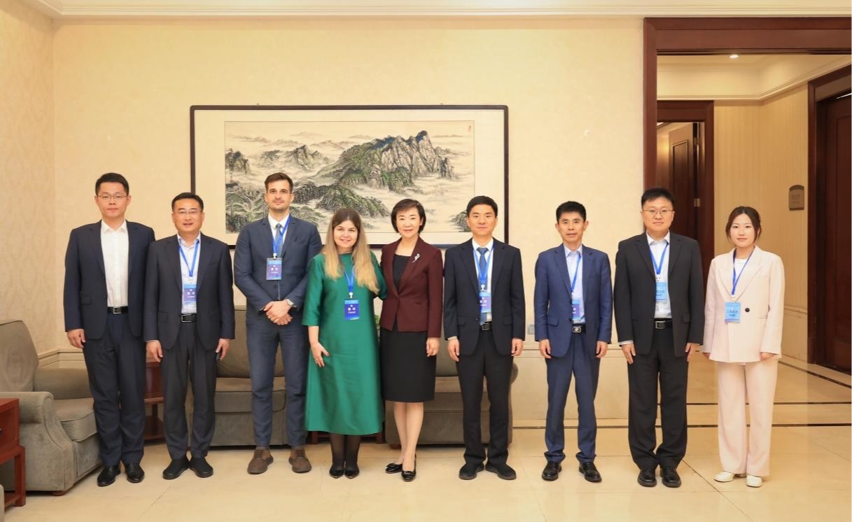 校长罗文波应邀参加2026辽宁国际友城大会并会见校友塞尔维亚驻华大使玛娅·斯特法诺维奇